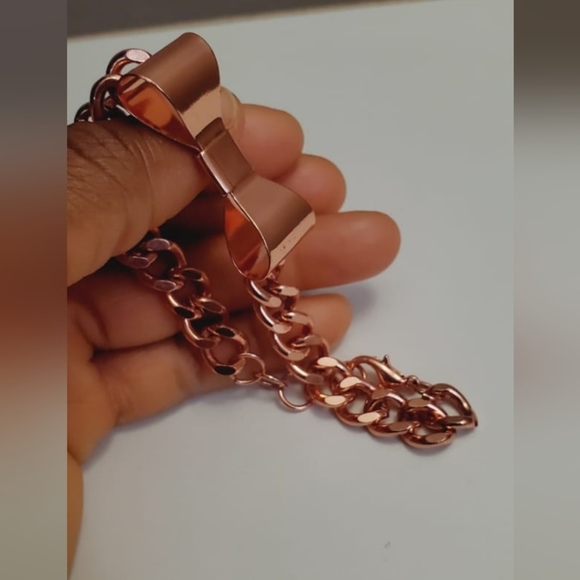 Pandora Women's RoseGold Tone Bowknot Bracelet. - Picture 2 of 6